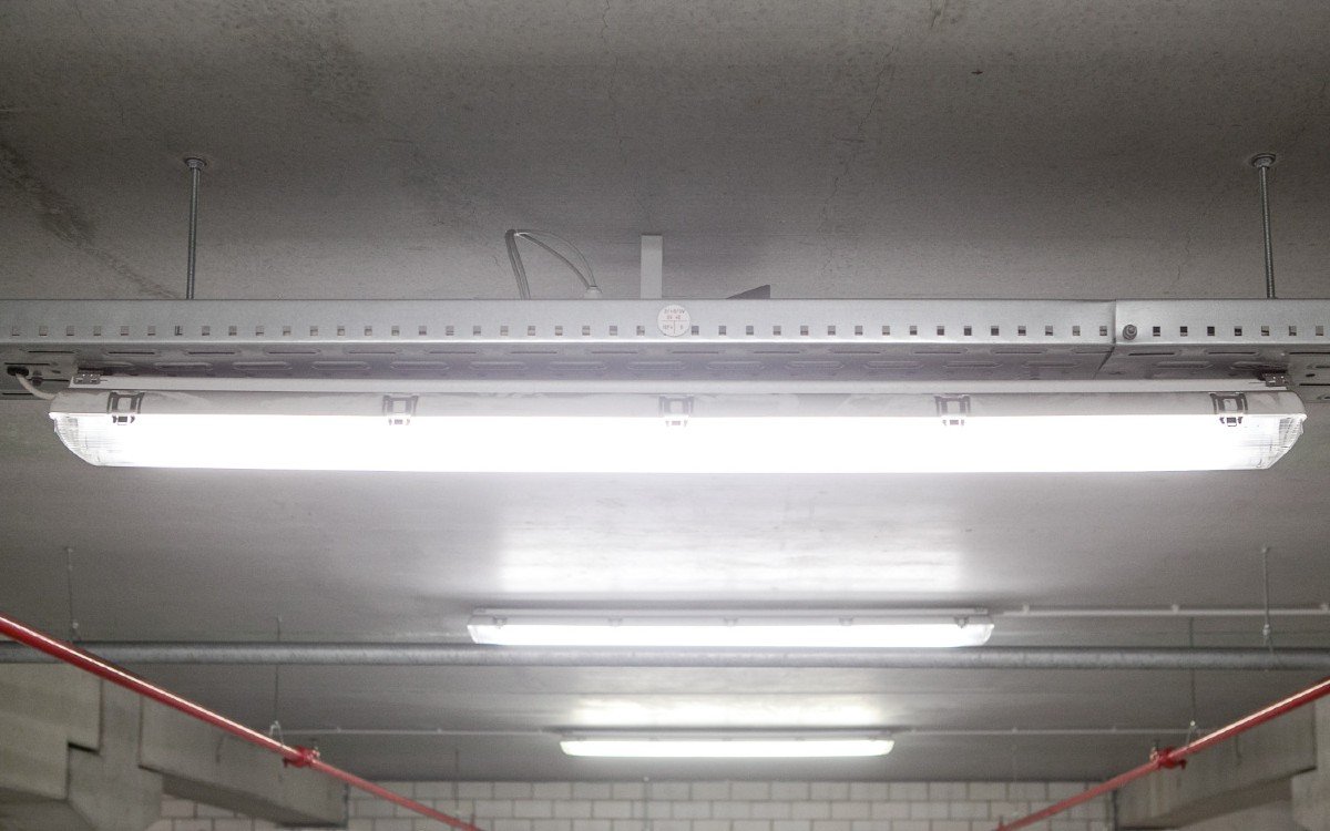 Consejos LEDVANCE para la iluminación eficiente, segura y sostenible de  aparcamientos y garajes 